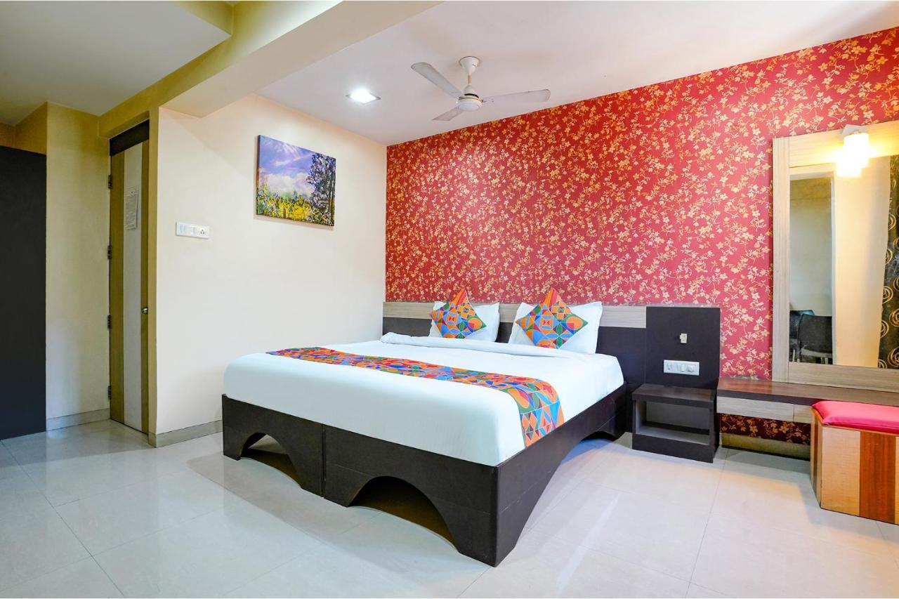 Itsy Regency Hotel